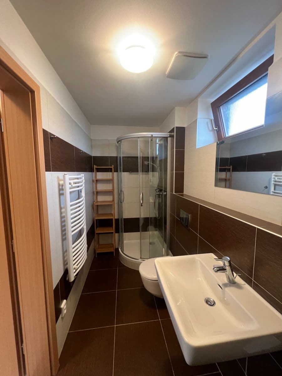 Pronájem bytu 2+kk 50 m², V Edenu, Mníšek pod Brdy, Středočeský kraj Pronájem bytu 2+kk 50 m², V Edenu, Mníšek pod Brdy, Středočeský kraj