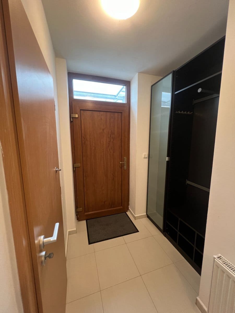 Pronájem bytu 2+kk 50 m², V Edenu, Mníšek pod Brdy, Středočeský kraj Pronájem bytu 2+kk 50 m², V Edenu, Mníšek pod Brdy, Středočeský kraj