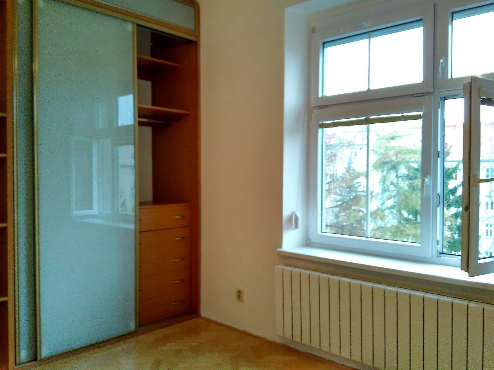 Pronájem bytu 2+kk 46 m², Šmeralova, Olomouc, Olomoucký kraj Pronájem bytu 2+kk 46 m², Šmeralova, Olomouc, Olomoucký kraj