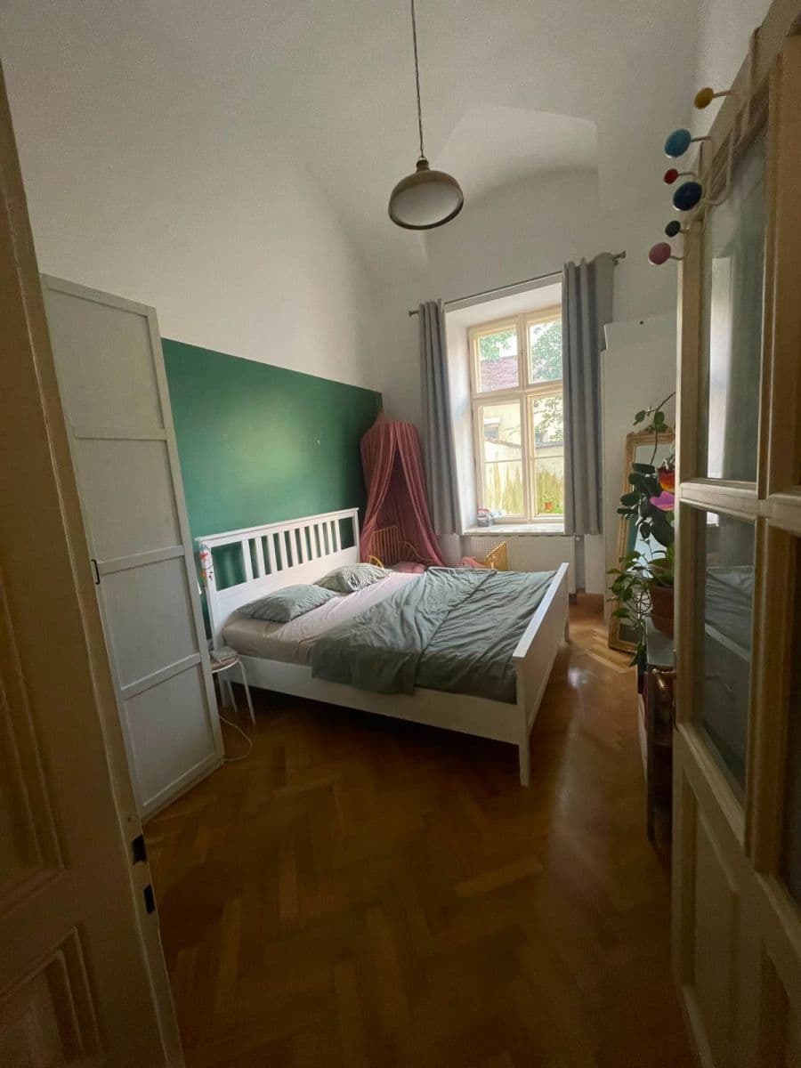 Pronájem bytu 3+1 78 m², Viktora Huga, Praha, Praha Pronájem bytu 3+1 78 m², Viktora Huga, Praha, Praha