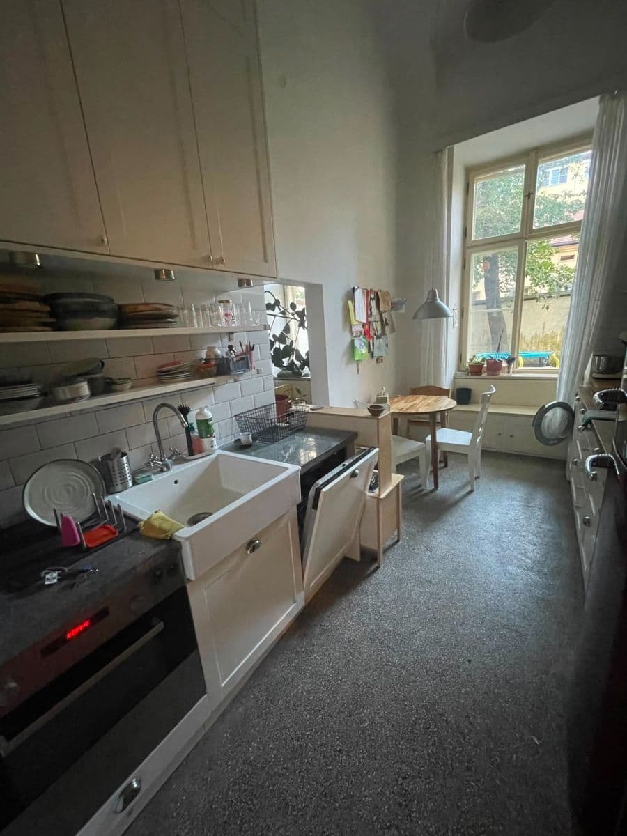 Pronájem bytu 3+1 78 m², Viktora Huga, Praha, Praha Pronájem bytu 3+1 78 m², Viktora Huga, Praha, Praha