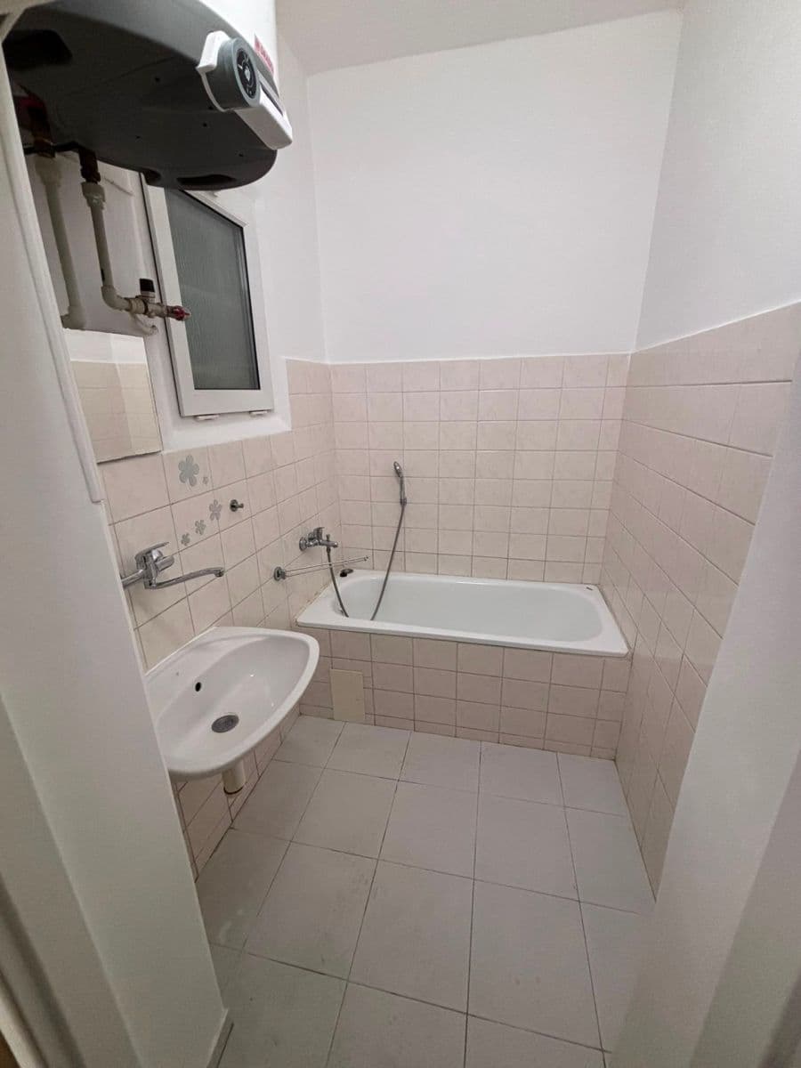 Pronájem bytu 2+1 60 m², Rostovská, Praha, Praha Pronájem bytu 2+1 60 m², Rostovská, Praha, Praha