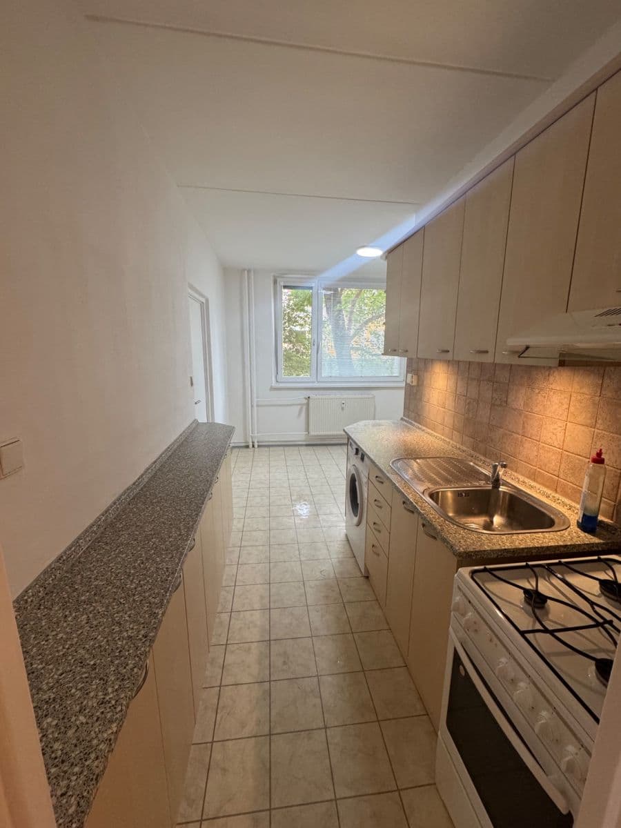 Pronájem bytu 3+1 75 m², Řezáčova, Brno, Jihomoravský kraj Pronájem bytu 3+1 75 m², Řezáčova, Brno, Jihomoravský kraj