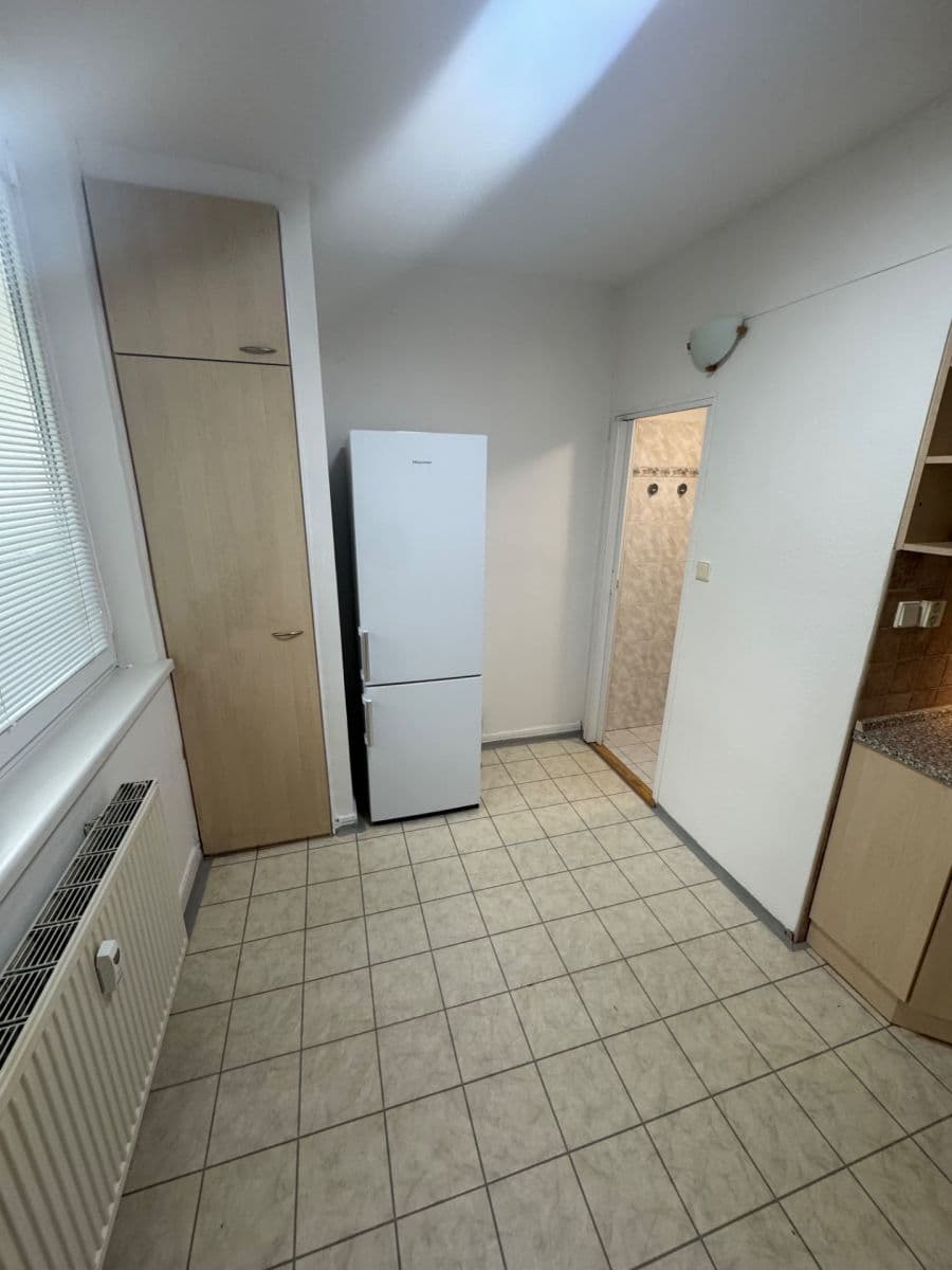 Pronájem bytu 3+1 75 m², Řezáčova, Brno, Jihomoravský kraj Pronájem bytu 3+1 75 m², Řezáčova, Brno, Jihomoravský kraj
