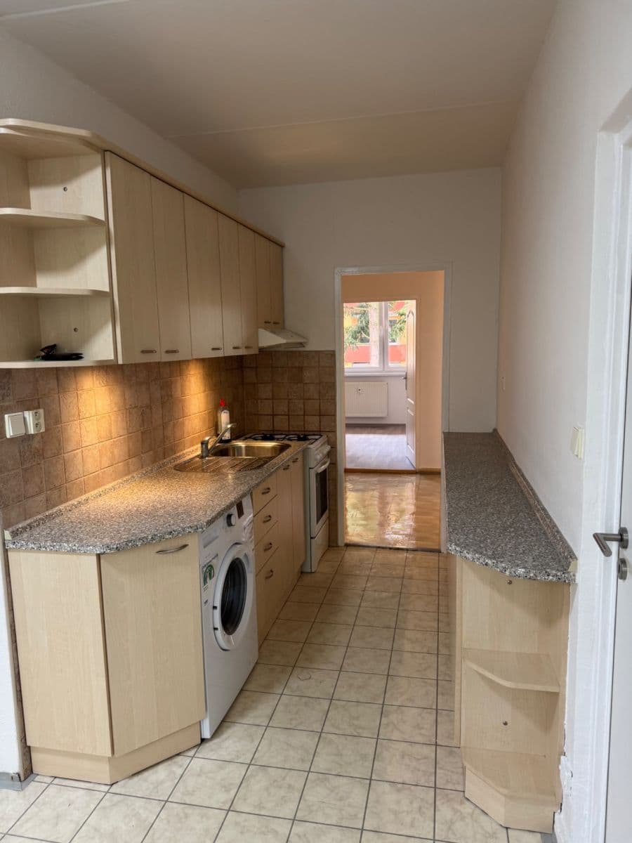 Pronájem bytu 3+1 75 m², Řezáčova, Brno, Jihomoravský kraj Pronájem bytu 3+1 75 m², Řezáčova, Brno, Jihomoravský kraj