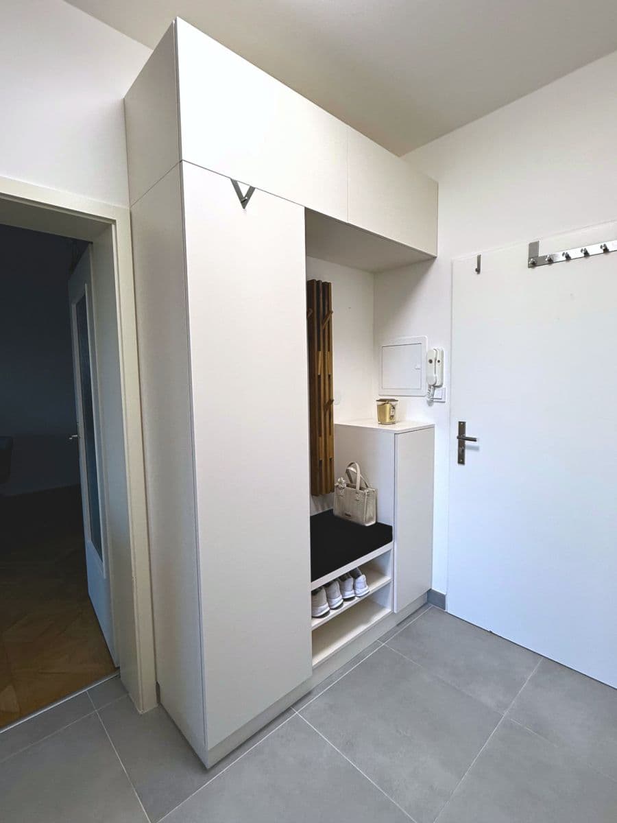 Pronájem bytu 2+kk 54 m², Školní, Průhonice, Středočeský kraj Pronájem bytu 2+kk 54 m², Školní, Průhonice, Středočeský kraj
