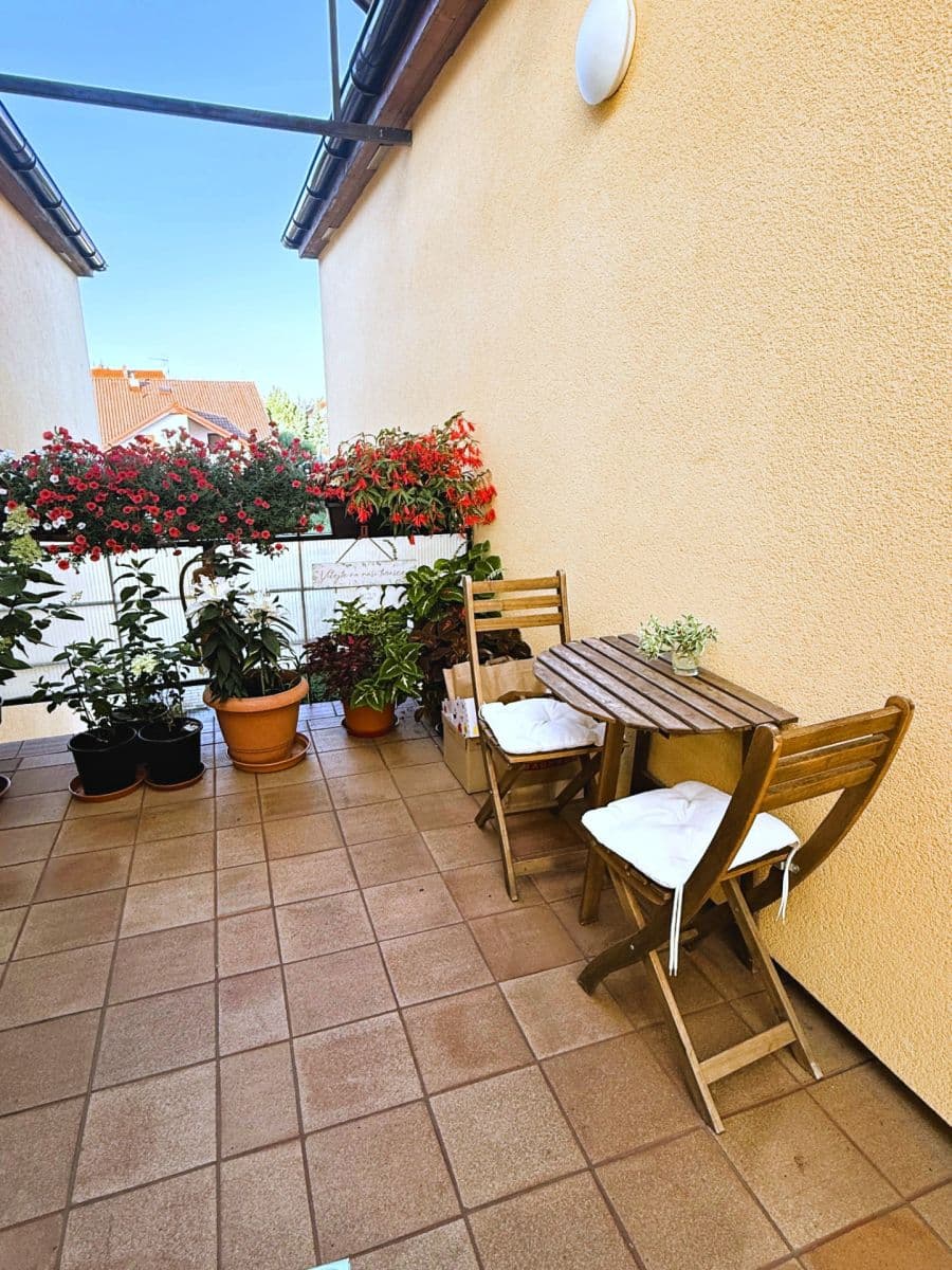 Pronájem bytu 2+kk 54 m², Školní, Průhonice, Středočeský kraj Pronájem bytu 2+kk 54 m², Školní, Průhonice, Středočeský kraj