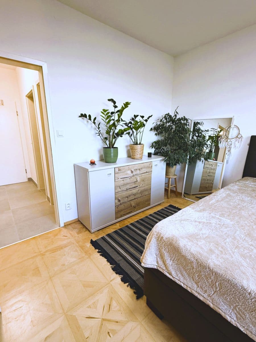 Pronájem bytu 2+kk 54 m², Školní, Průhonice, Středočeský kraj Pronájem bytu 2+kk 54 m², Školní, Průhonice, Středočeský kraj