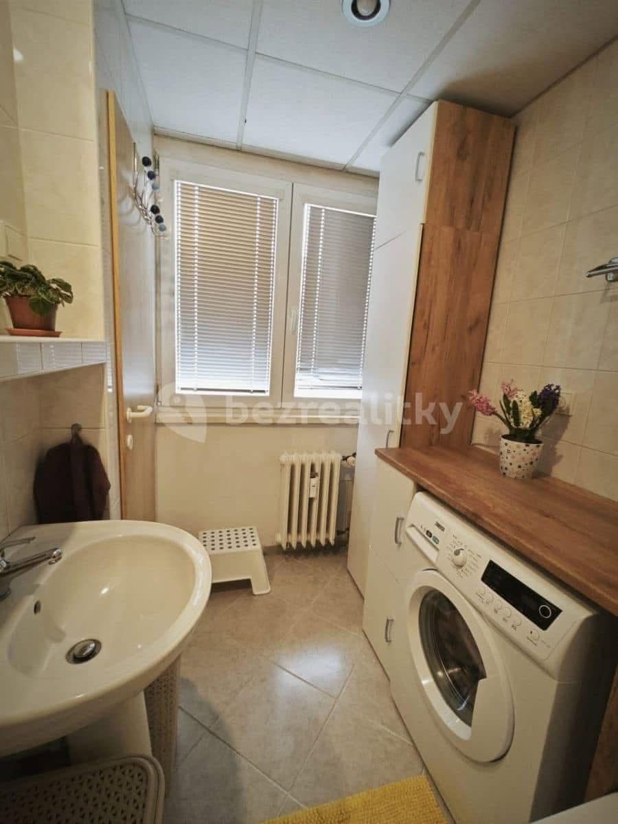 Pronájem bytu 3+kk 54 m², Gagarinova, Hradec Králové, Královéhradecký kraj Pronájem bytu 3+kk 54 m², Gagarinova, Hradec Králové, Královéhradecký kraj