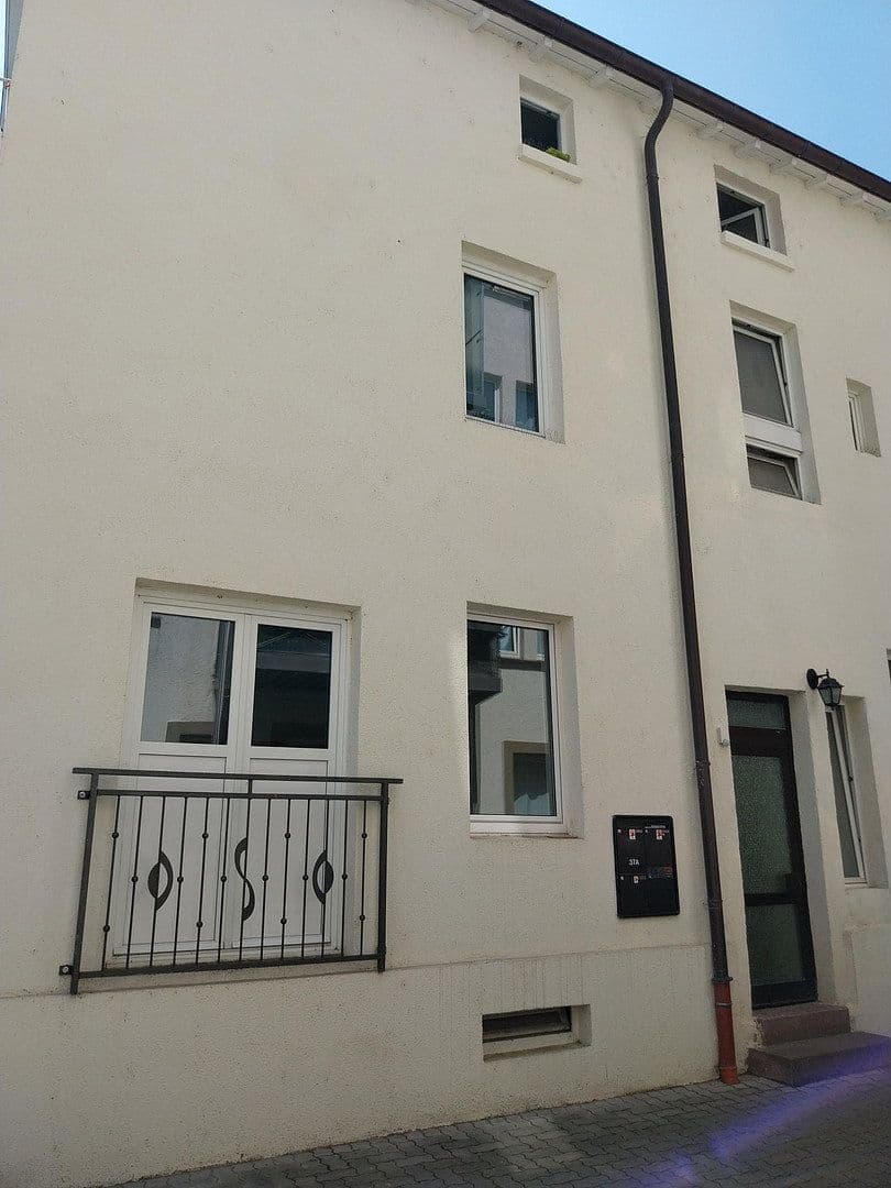 Pronájem bytu 2+1 65 m², Rosenbergstraße 37A, Stuttgart, Bádensko-Württembersko Pronájem bytu 2+1 65 m², Rosenbergstraße 37A, Stuttgart, Bádensko-Württembersko