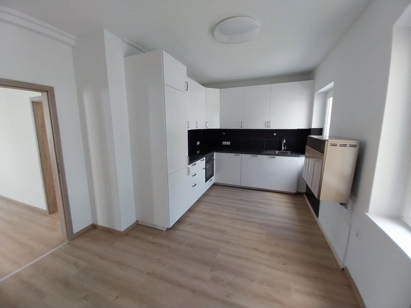 Pronájem bytu 2+1 65 m², Rosenbergstraße 37A, Stuttgart, Bádensko-Württembersko Pronájem bytu 2+1 65 m², Rosenbergstraße 37A, Stuttgart, Bádensko-Württembersko