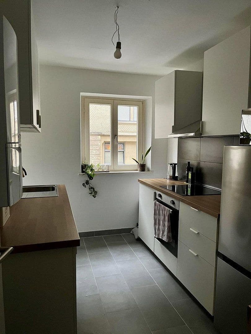 Pronájem bytu 3+1 72 m², Hahnstr 17, Stuttgart, Bádensko-Württembersko Pronájem bytu 3+1 72 m², Hahnstr 17, Stuttgart, Bádensko-Württembersko