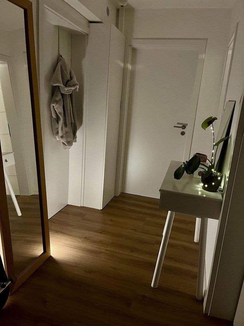 Pronájem bytu 3+1 72 m², Hahnstr 17, Stuttgart, Bádensko-Württembersko Pronájem bytu 3+1 72 m², Hahnstr 17, Stuttgart, Bádensko-Württembersko