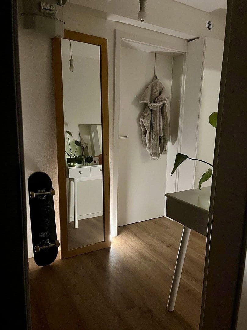 Pronájem bytu 3+1 72 m², Hahnstr 17, Stuttgart, Bádensko-Württembersko Pronájem bytu 3+1 72 m², Hahnstr 17, Stuttgart, Bádensko-Württembersko