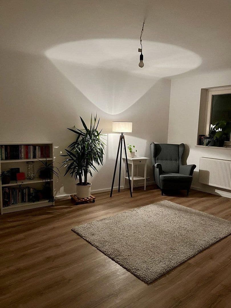 Pronájem bytu 3+1 72 m², Hahnstr 17, Stuttgart, Bádensko-Württembersko Pronájem bytu 3+1 72 m², Hahnstr 17, Stuttgart, Bádensko-Württembersko