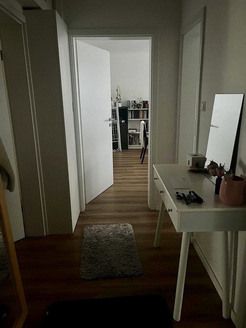 Pronájem bytu 3+1 72 m², Hahnstr 17, Stuttgart, Bádensko-Württembersko Pronájem bytu 3+1 72 m², Hahnstr 17, Stuttgart, Bádensko-Württembersko