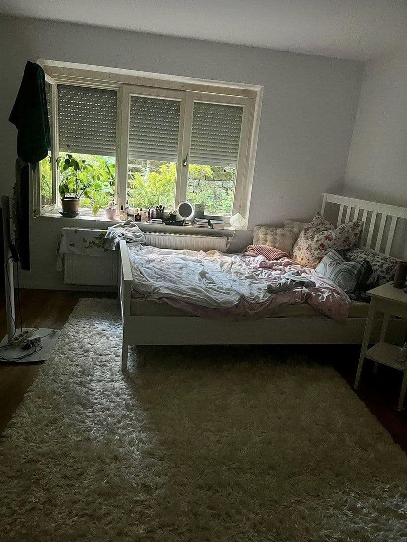 Pronájem bytu 3+1 72 m², Hahnstr 17, Stuttgart, Bádensko-Württembersko Pronájem bytu 3+1 72 m², Hahnstr 17, Stuttgart, Bádensko-Württembersko