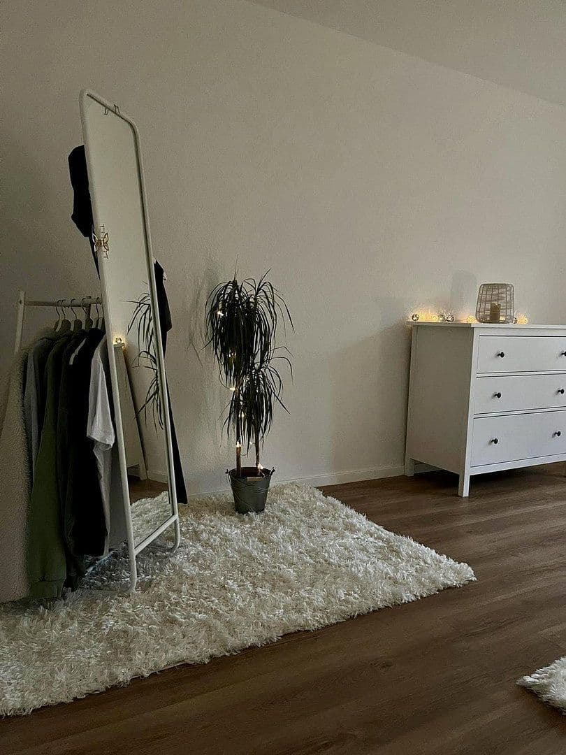 Pronájem bytu 3+1 72 m², Hahnstr 17, Stuttgart, Bádensko-Württembersko Pronájem bytu 3+1 72 m², Hahnstr 17, Stuttgart, Bádensko-Württembersko