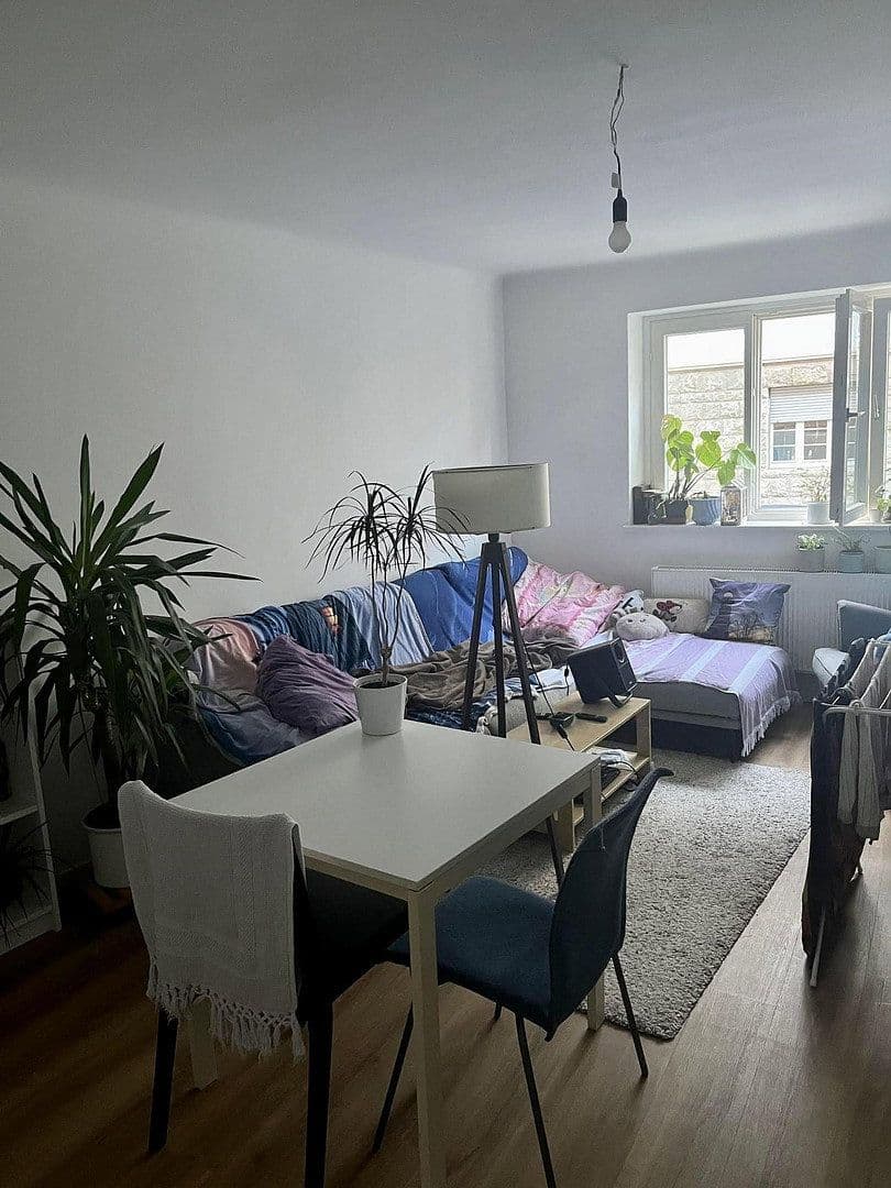 Pronájem bytu 3+1 72 m², Hahnstr 17, Stuttgart, Bádensko-Württembersko Pronájem bytu 3+1 72 m², Hahnstr 17, Stuttgart, Bádensko-Württembersko