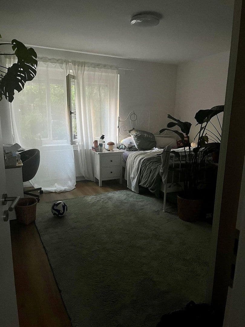 Pronájem bytu 3+1 72 m², Hahnstr 17, Stuttgart, Bádensko-Württembersko Pronájem bytu 3+1 72 m², Hahnstr 17, Stuttgart, Bádensko-Württembersko