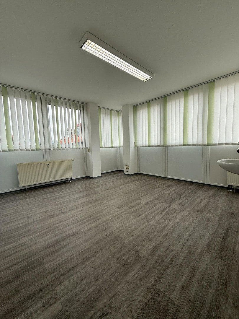 Prodej kanceláře 114 m², Hauptstraße 24, St. Georgen im Schwarzwald, Bádensko-Württembersko Prodej kanceláře 114 m², Hauptstraße 24, St. Georgen im Schwarzwald, Bádensko-Württembersko