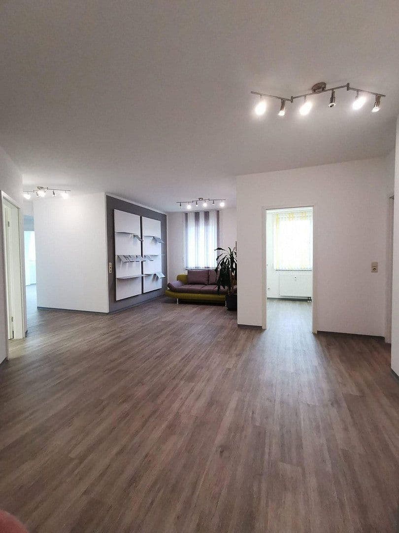 Prodej kanceláře 114 m², Hauptstraße 24, St. Georgen im Schwarzwald, Bádensko-Württembersko Prodej kanceláře 114 m², Hauptstraße 24, St. Georgen im Schwarzwald, Bádensko-Württembersko