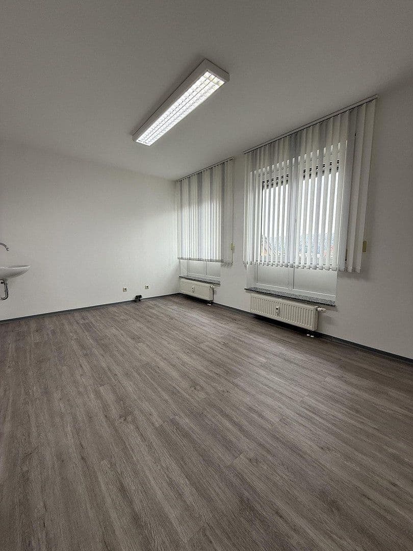 Prodej kanceláře 114 m², Hauptstraße 24, St. Georgen im Schwarzwald, Bádensko-Württembersko Prodej kanceláře 114 m², Hauptstraße 24, St. Georgen im Schwarzwald, Bádensko-Württembersko