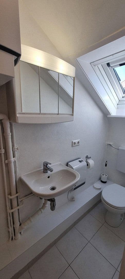 Pronájem bytu 1+kk 36 m², Breitscheidstraße 93 A, Stuttgart, Bádensko-Württembersko Pronájem bytu 1+kk 36 m², Breitscheidstraße 93 A, Stuttgart, Bádensko-Württembersko