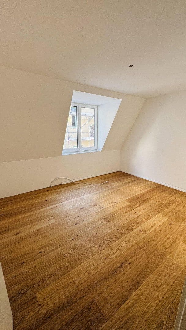 Pronájem bytu 4+1 121 m², Schwanthalerstr. 142, München, Bavorsko Pronájem bytu 4+1 121 m², Schwanthalerstr. 142, München, Bavorsko
