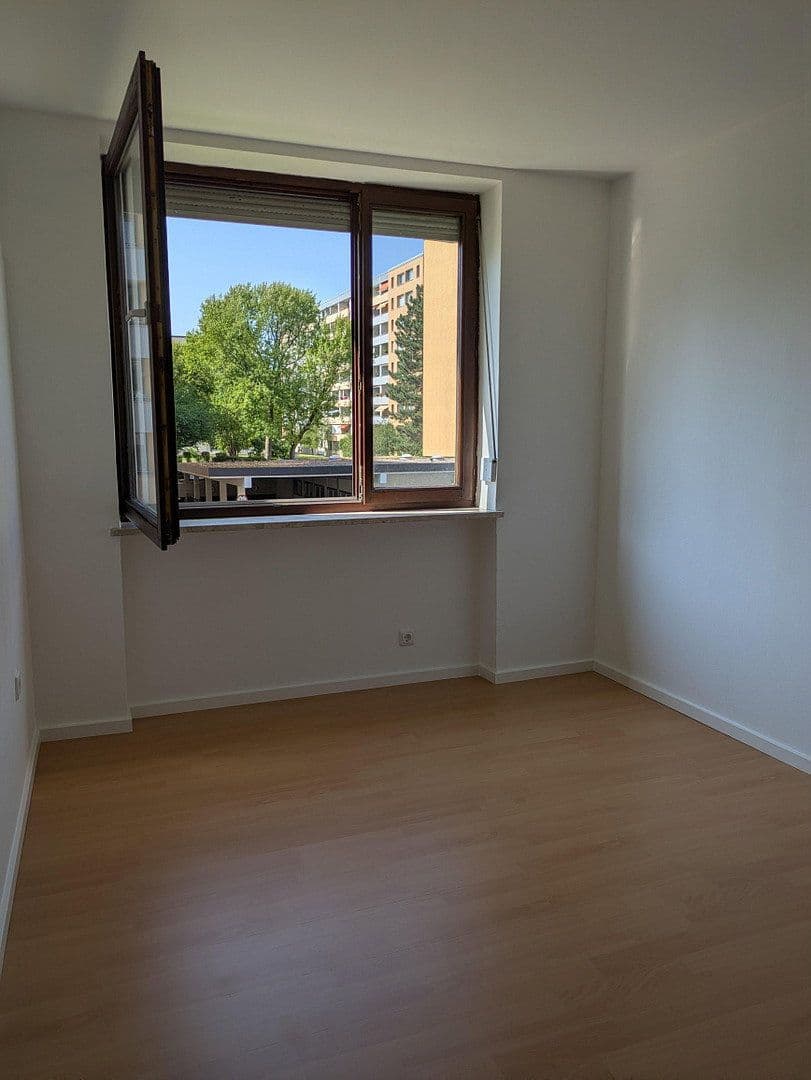 Pronájem bytu 2+1 52 m², Maria-Luiko-Str., München, Bavorsko Pronájem bytu 2+1 52 m², Maria-Luiko-Str., München, Bavorsko