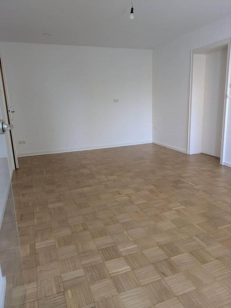 Pronájem bytu 2+1 52 m², Maria-Luiko-Str., München, Bavorsko Pronájem bytu 2+1 52 m², Maria-Luiko-Str., München, Bavorsko