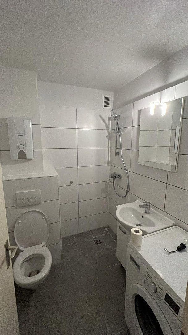 Pronájem bytu 2+1 52 m², Maria-Luiko-Str., München, Bavorsko Pronájem bytu 2+1 52 m², Maria-Luiko-Str., München, Bavorsko