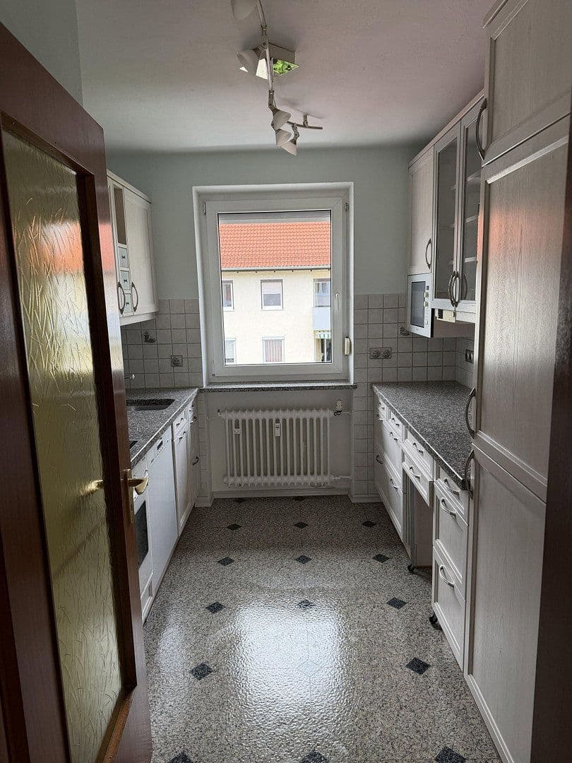 Pronájem bytu 3+1 80 m², Stegerwaldstr. 4, Burghausen, Bavorsko Pronájem bytu 3+1 80 m², Stegerwaldstr. 4, Burghausen, Bavorsko