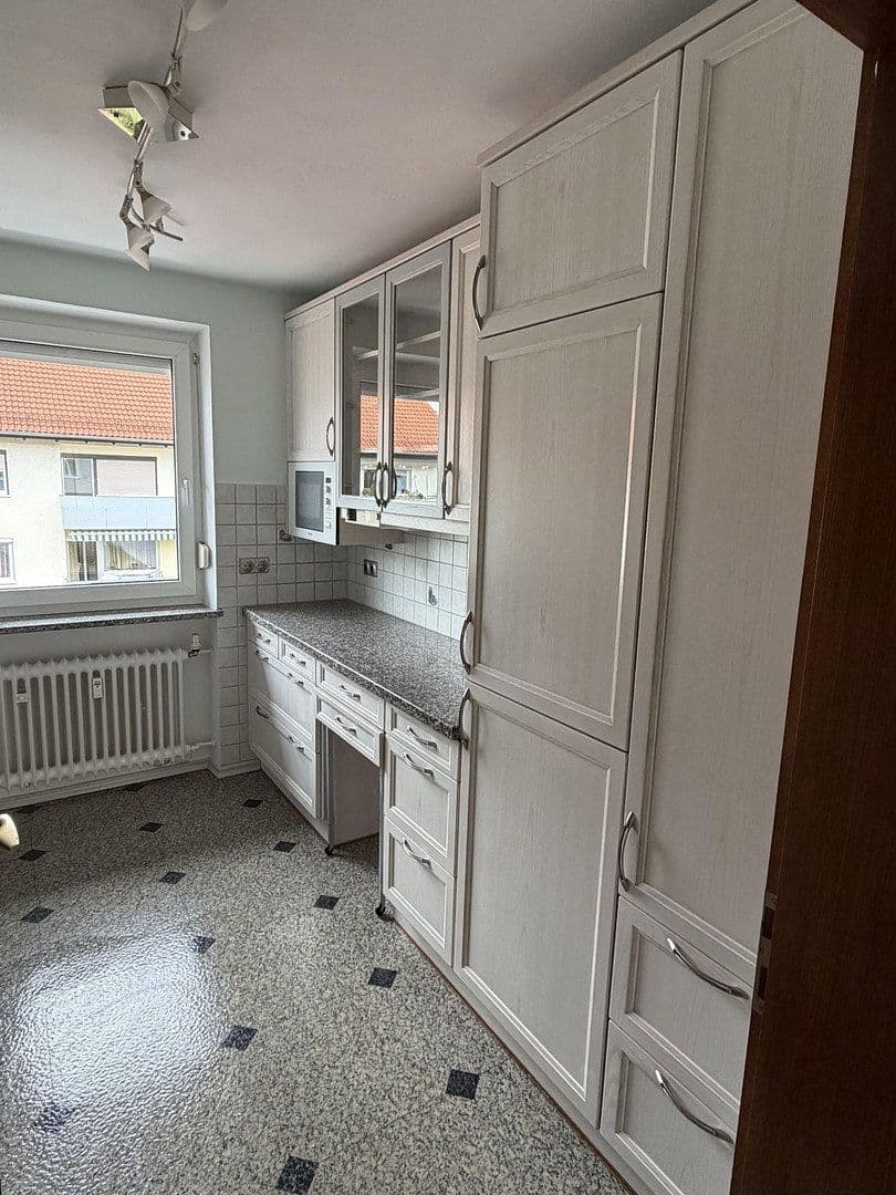 Pronájem bytu 3+1 80 m², Stegerwaldstr. 4, Burghausen, Bavorsko Pronájem bytu 3+1 80 m², Stegerwaldstr. 4, Burghausen, Bavorsko