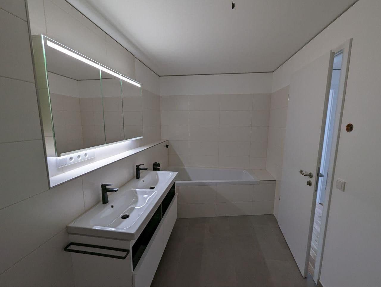 Pronájem bytu 4+kk 114 m², Brandhof 17, Schallstadt, Bádensko-Württembersko Pronájem bytu 4+kk 114 m², Brandhof 17, Schallstadt, Bádensko-Württembersko
