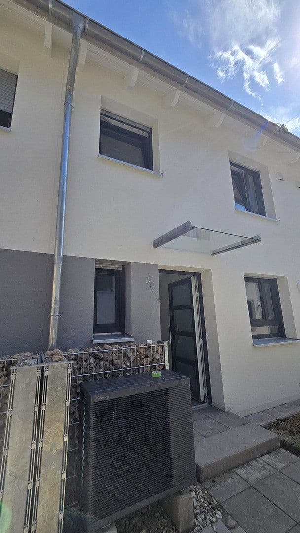 Pronájem domu 125 m², pozemek 140 m², Herbolzheimer Straße 26a, Herbolzheim, Bádensko-Württembersko Pronájem domu 125 m², pozemek 140 m², Herbolzheimer Straße 26a, Herbolzheim, Bádensko-Württembersko