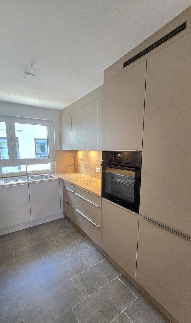 Pronájem domu 125 m², pozemek 140 m², Herbolzheimer Straße 26a, Herbolzheim, Bádensko-Württembersko Pronájem domu 125 m², pozemek 140 m², Herbolzheimer Straße 26a, Herbolzheim, Bádensko-Württembersko