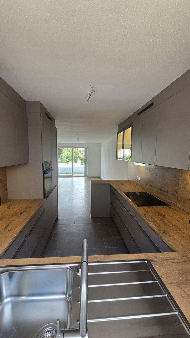 Pronájem domu 125 m², pozemek 140 m², Herbolzheimer Straße 26a, Herbolzheim, Bádensko-Württembersko Pronájem domu 125 m², pozemek 140 m², Herbolzheimer Straße 26a, Herbolzheim, Bádensko-Württembersko