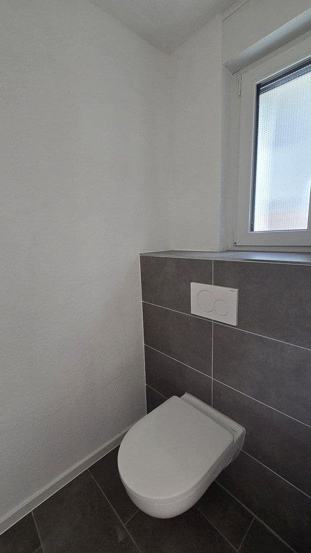 Pronájem domu 125 m², pozemek 140 m², Herbolzheimer Straße 26a, Herbolzheim, Bádensko-Württembersko Pronájem domu 125 m², pozemek 140 m², Herbolzheimer Straße 26a, Herbolzheim, Bádensko-Württembersko
