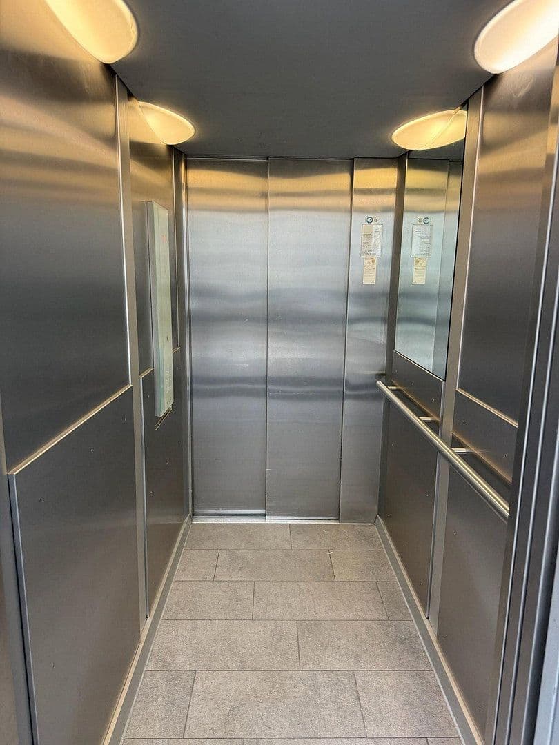 Pronájem bytu 4+1 98 m², Welfenstraße 68, München, Bavorsko Pronájem bytu 4+1 98 m², Welfenstraße 68, München, Bavorsko