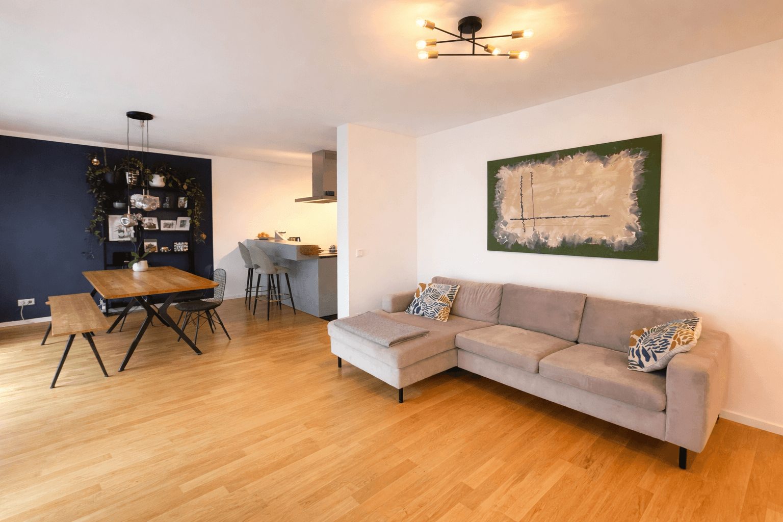 Pronájem bytu 4+1 98 m², Welfenstraße 68, München, Bavorsko Pronájem bytu 4+1 98 m², Welfenstraße 68, München, Bavorsko
