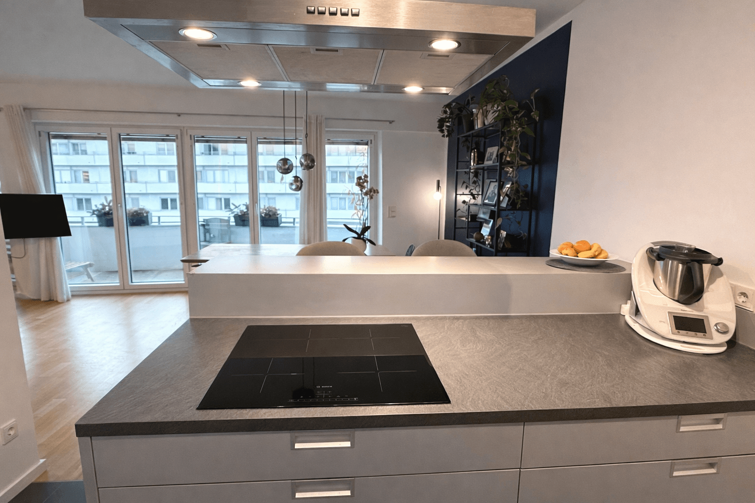 Pronájem bytu 4+1 98 m², Welfenstraße 68, München, Bavorsko Pronájem bytu 4+1 98 m², Welfenstraße 68, München, Bavorsko