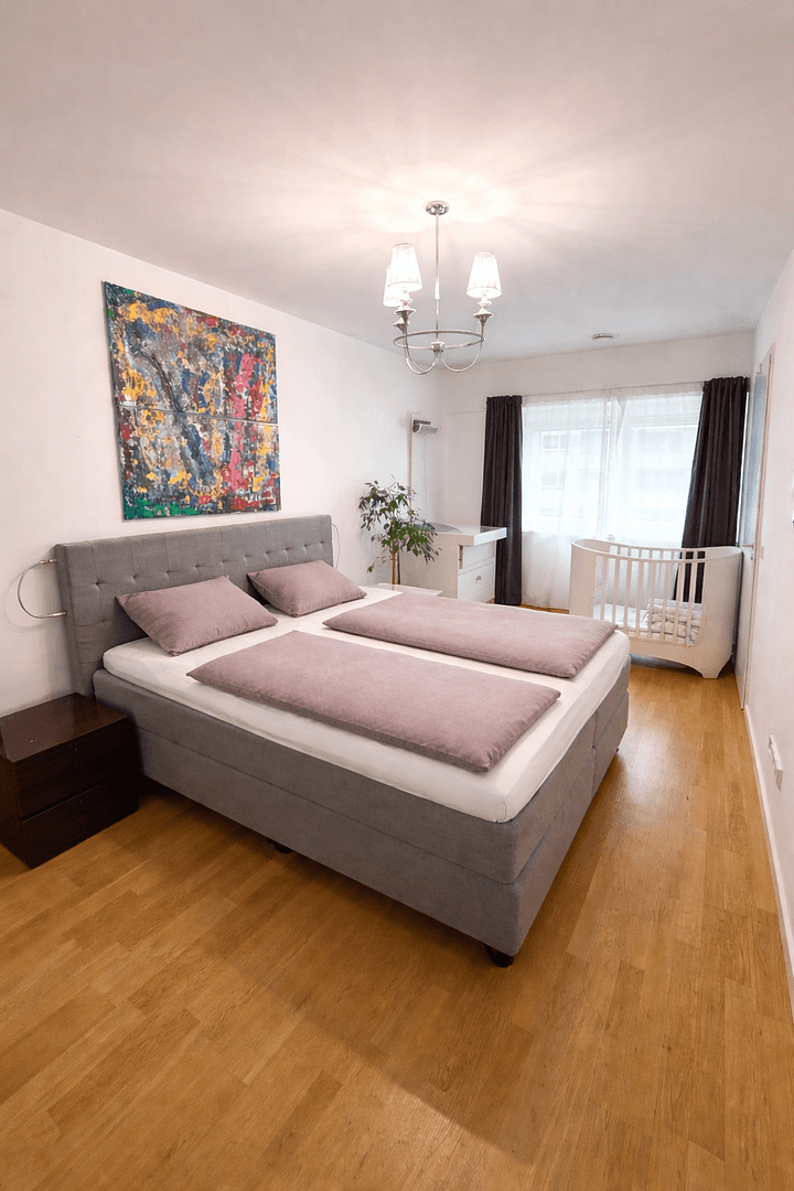 Pronájem bytu 4+1 98 m², Welfenstraße 68, München, Bavorsko Pronájem bytu 4+1 98 m², Welfenstraße 68, München, Bavorsko