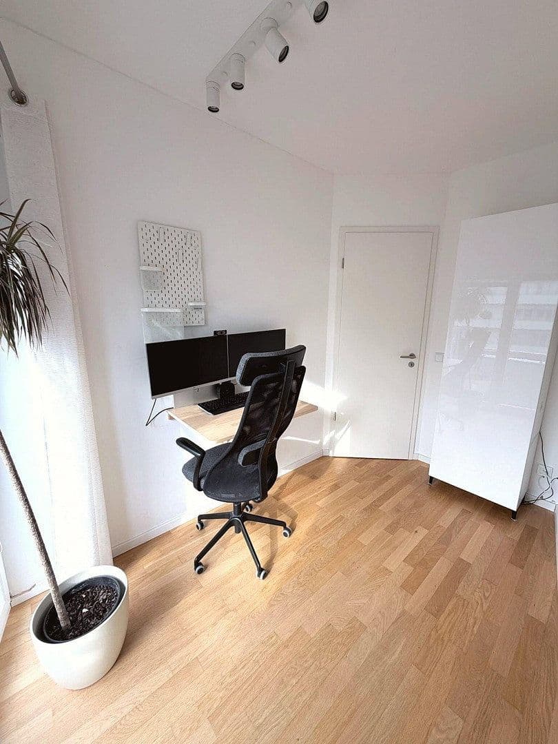 Pronájem bytu 4+1 98 m², Welfenstraße 68, München, Bavorsko Pronájem bytu 4+1 98 m², Welfenstraße 68, München, Bavorsko