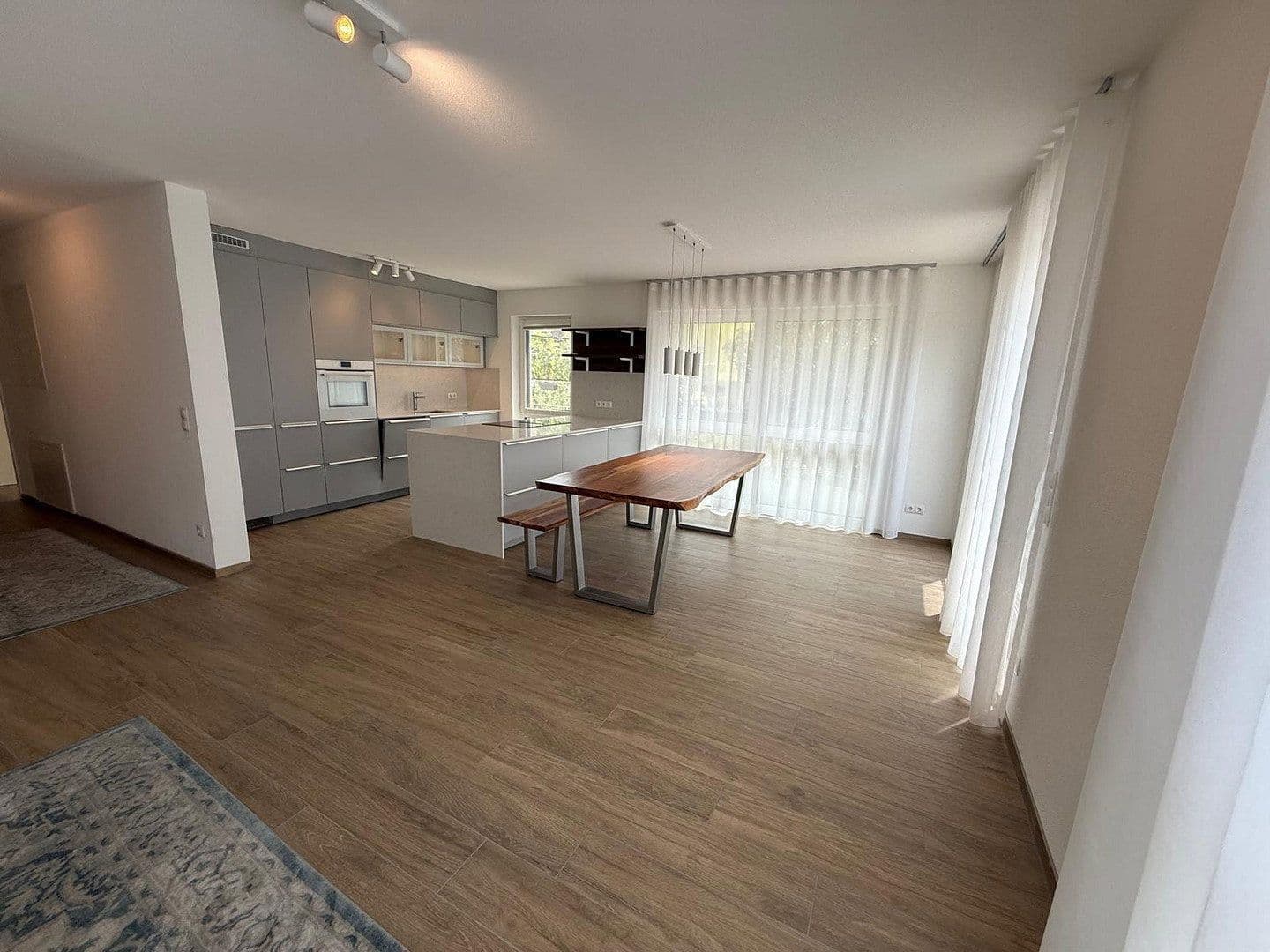 Prodej bytu 6+1 172 m², Hilzingen, Bádensko-Württembersko Prodej bytu 6+1 172 m², Hilzingen, Bádensko-Württembersko