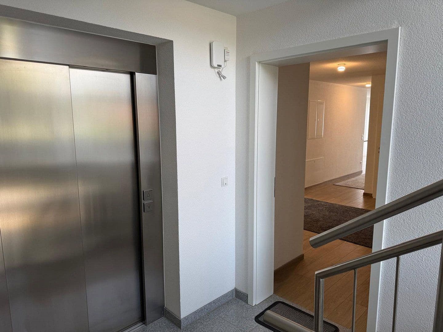 Prodej bytu 6+1 172 m², Hilzingen, Bádensko-Württembersko Prodej bytu 6+1 172 m², Hilzingen, Bádensko-Württembersko