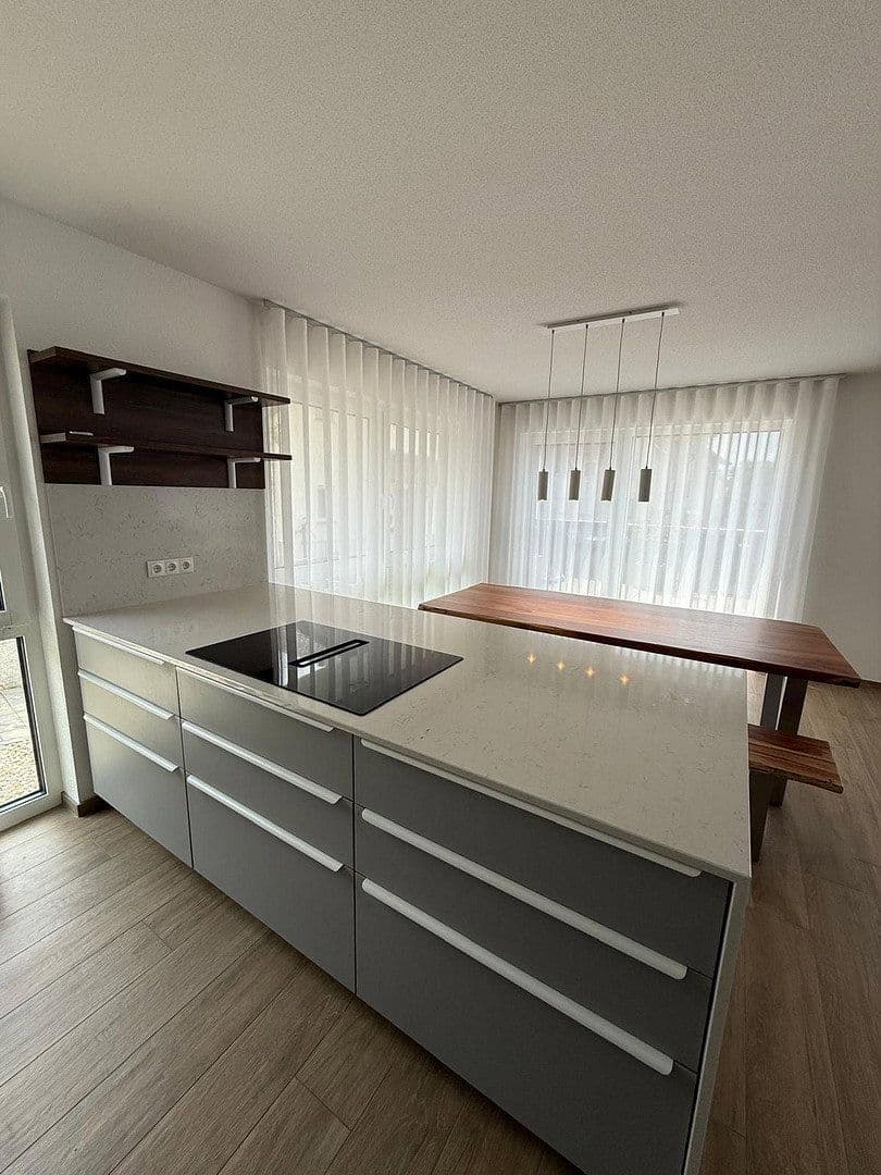 Prodej bytu 6+1 172 m², Hilzingen, Bádensko-Württembersko Prodej bytu 6+1 172 m², Hilzingen, Bádensko-Württembersko