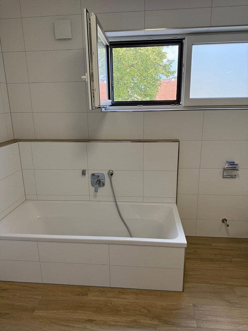 Prodej bytu 6+1 172 m², Hilzingen, Bádensko-Württembersko Prodej bytu 6+1 172 m², Hilzingen, Bádensko-Württembersko