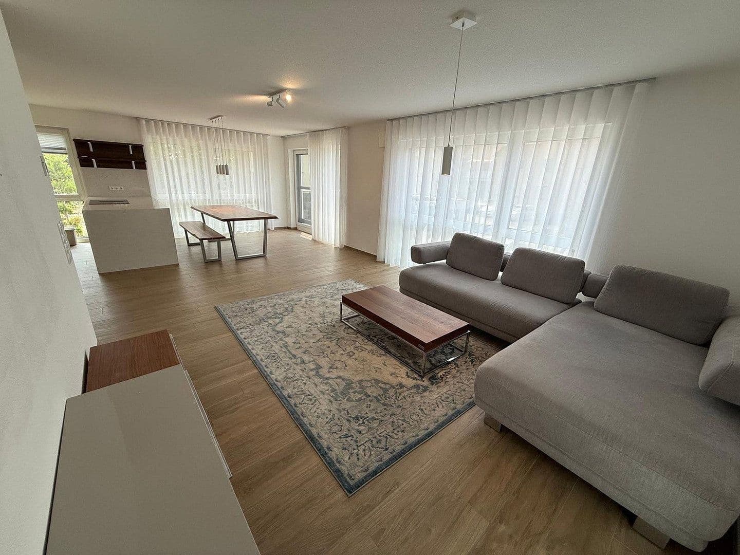 Prodej bytu 6+1 172 m², Hilzingen, Bádensko-Württembersko Prodej bytu 6+1 172 m², Hilzingen, Bádensko-Württembersko
