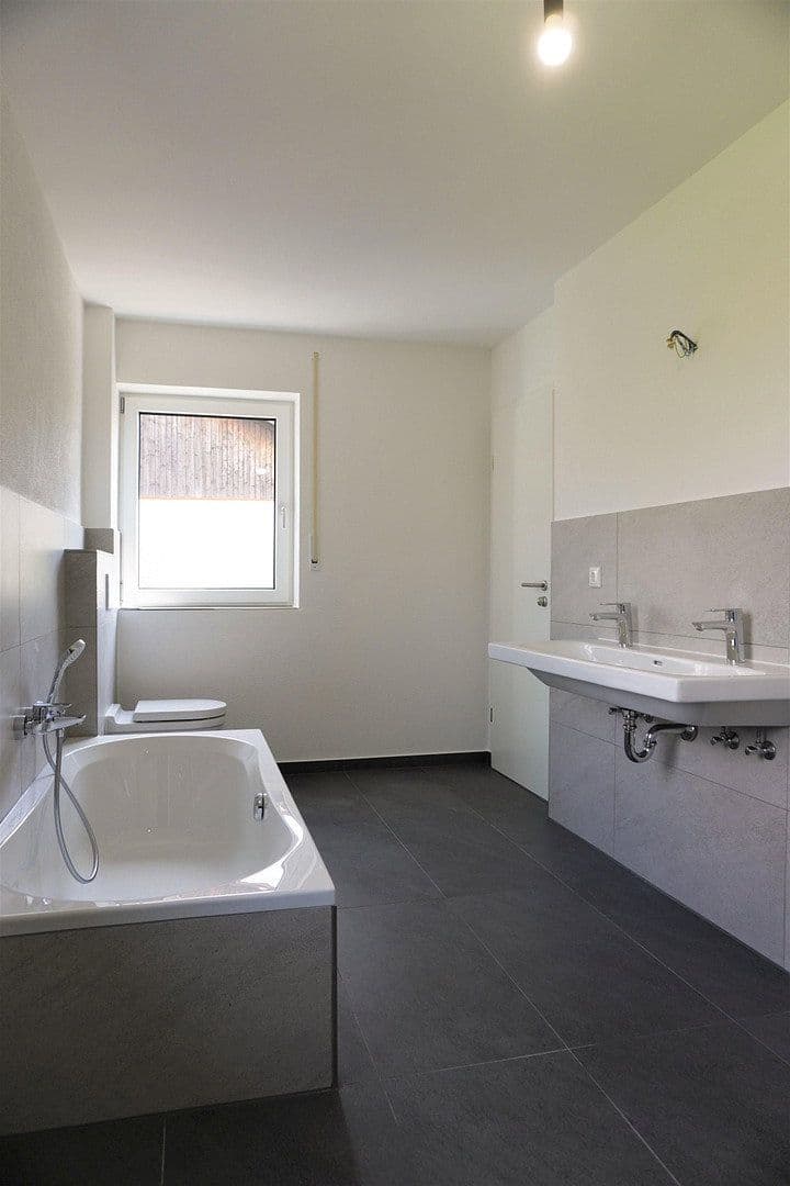 Pronájem domu 154 m², pozemek 306 m², Ampfing, Bavorsko Pronájem domu 154 m², pozemek 306 m², Ampfing, Bavorsko